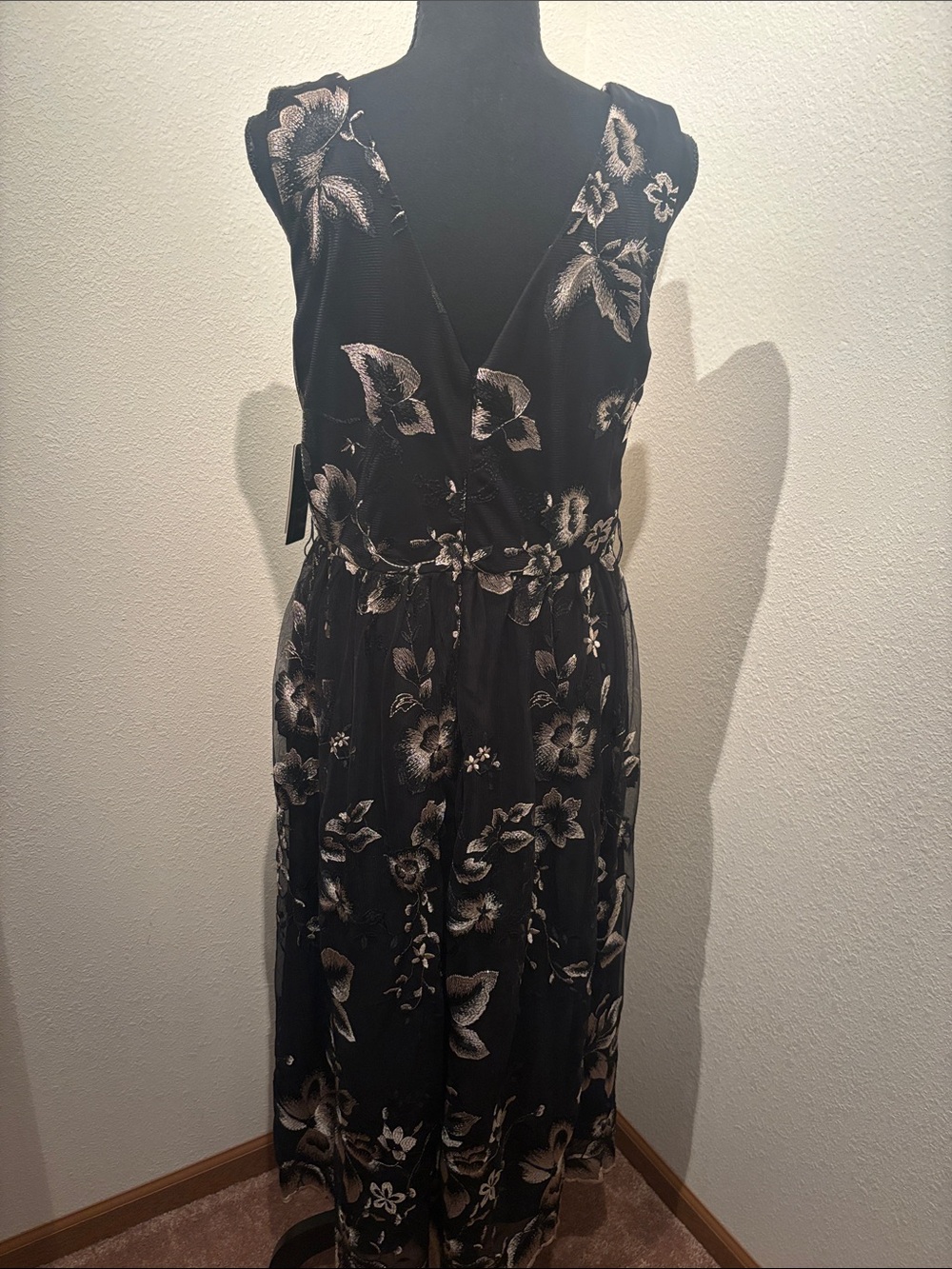SLNY Black Dress with Beige Floral Print - Picture 4 of 9